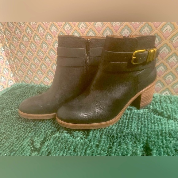 Lucky Brand Raisa Black Ankle Boots - Picture 2 of 7